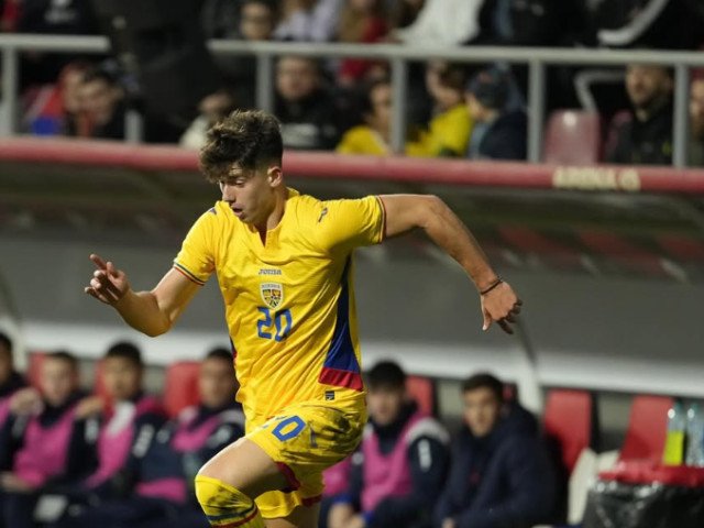 Mircea Lucescu a convocat jucătorii străini pentru meciul crucial cu Turcia Selecționerul Mircea Lucescu a anunțat o listă preliminară a jucătorilor convocați pentru meciul cu Turcia, programat pe 26 martie, la Istanbul