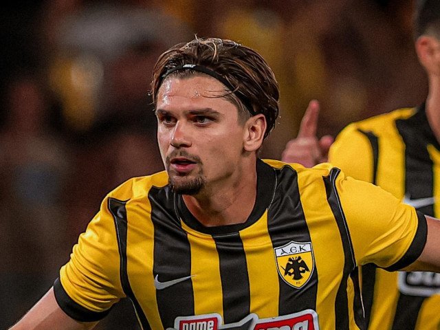 Răzvan Marin integralist: AEK Atena, lider în Grecia. Ce notă a primit românul?