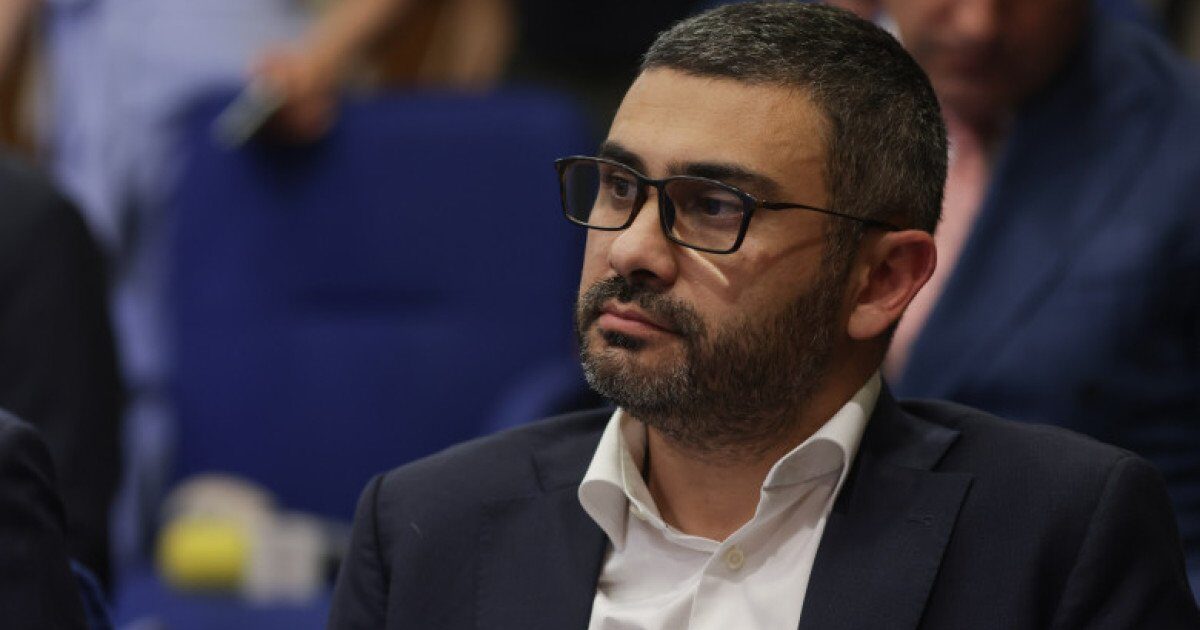Manole: Pachetul de solidaritate al PSD, echilibrat și finanțat din bugetul de stat Ministrul Muncii, Florin Manole, a declarat joi, la Digi24, că măsurile incluse în pachetul de solidaritate propus de PSD sunt „echilibrate” și vizează în special categoriile vulnerabile ale populației, precum copiii și pensionarii