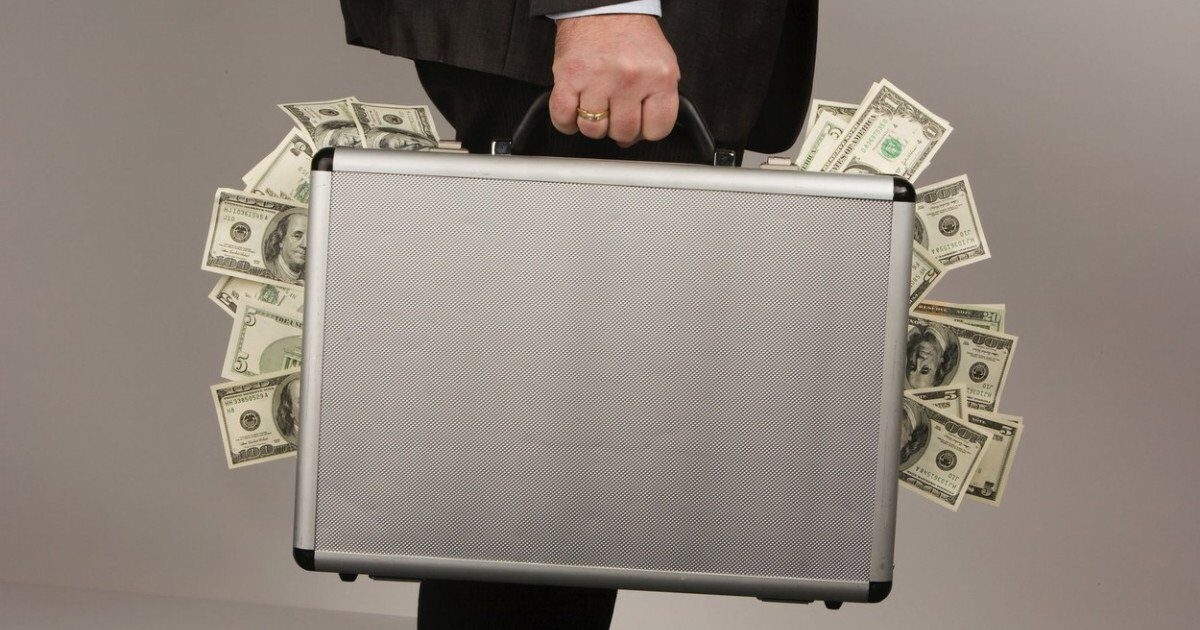 Cei 6 români în topul forbes: Averile și sursele de venit