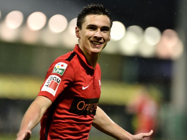 Rotariu, fost jucător al lui Dinamo, își exprimă susținerea pentru „câini” și vorbește despre plecarea din România Dorin Rotariu, fost jucător al lui Dinamo în perioada 2012-2017, a vorbit despre echipa sa de suflet și despre evoluțiile din SuperLiga