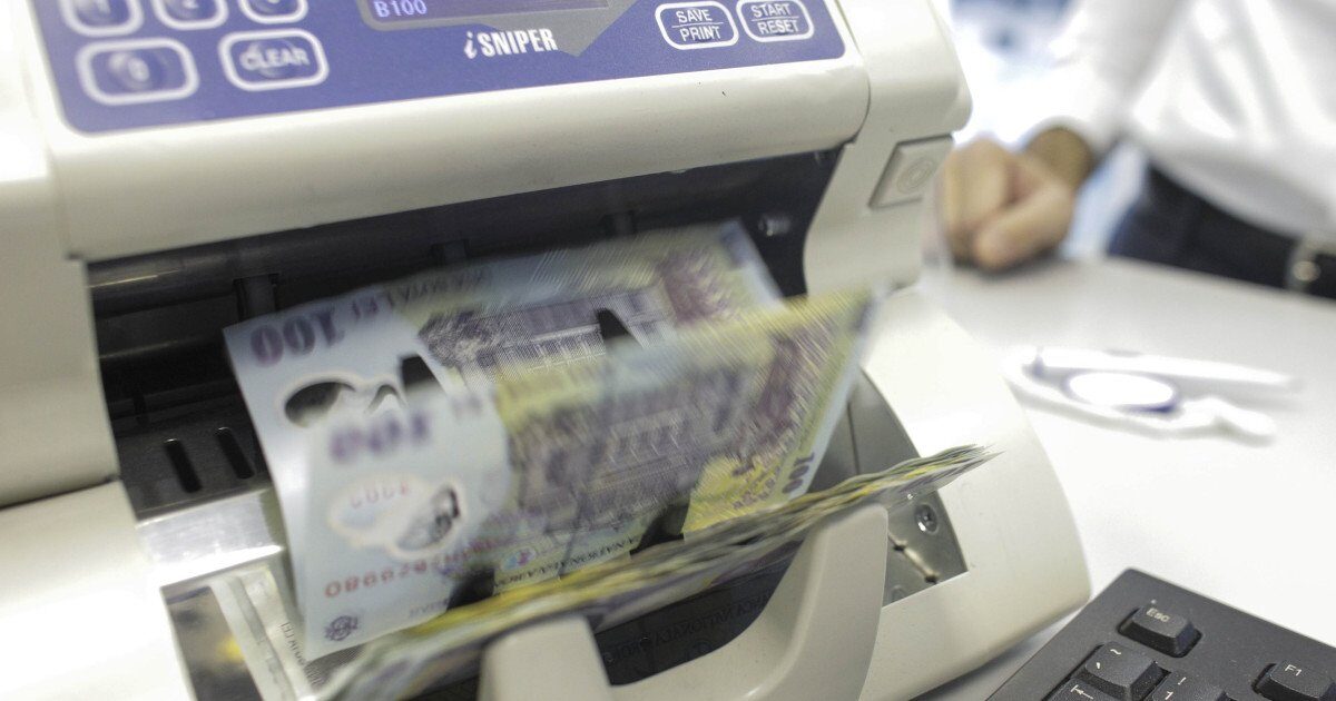 Pensiile speciale, o problemă în creștere pentru bugetul public Guvernul ia în calcul revizuirea pensiilor speciale pentru categorii profesionale precum polițiștii și militarii, după ce recent a fost modificată legislația pentru magistrați