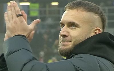 Pușcaș, prezentat fanilor lui Dinamo și reacția acestuia la adresa rivalei FCSB Atacantul George Pușcaș, proaspăt sosit la Dinamo, a fost prezentat suporterilor înaintea meciului cu FC Argeș
