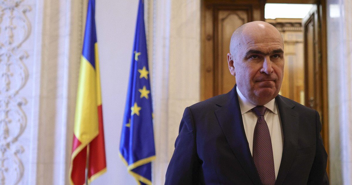 Premierul Bolojan, despre deficitele bugetare și instabilitatea politică într-un interviu pentru Le Figaro Premierul Ilie Bolojan a discutat cu publicația franceză Le Figaro despre provocările economice și politice cu care se confruntă România, subliniind asemănările cu situația din Franța