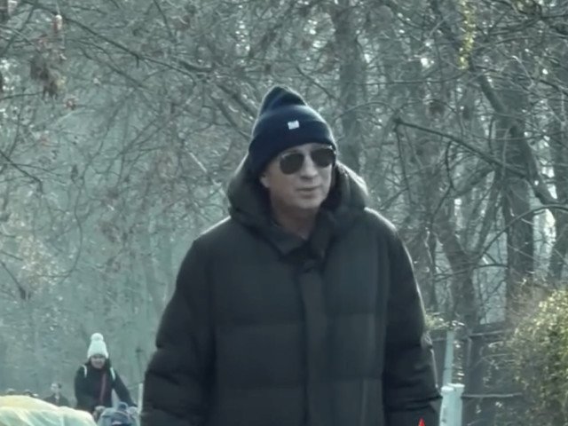 Dan Petrescu, gata de revenirea pe banca tehnică: „Mă simt bine, mai am puțin și încep să antrenez” Fostul mare fotbalist și antrenor, Dan Petrescu, pare să fi depășit problemele de sănătate care îl țineau departe de teren