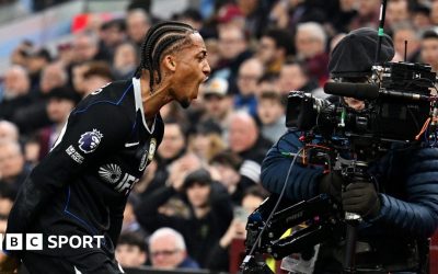 Hat-trick-ul lui Joao Pedro readuce Chelsea în lupta pentru Liga Campionilor Un meci spectaculos la Villa Park a readus speranța în tabăra lui Chelsea