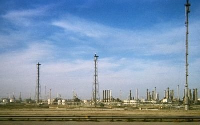 Kuweit reduce producția de petrol ca măsură de precauție Compania petrolieră națională din Kuweit, KPC (Kuwait Petroleum Corporation), a anunțat o reducere a producției de țiței