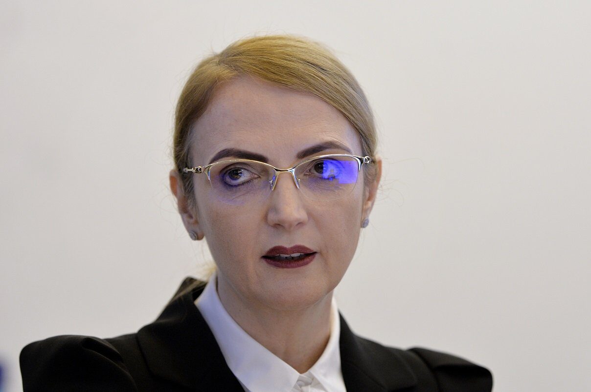 Judecătorii din dosarul de corupție Digi-Mitică Dragomir au obținut recuzarea completului de judecată format din magistrații Aida Popa, Simona Cârnaru și Oana Burnel