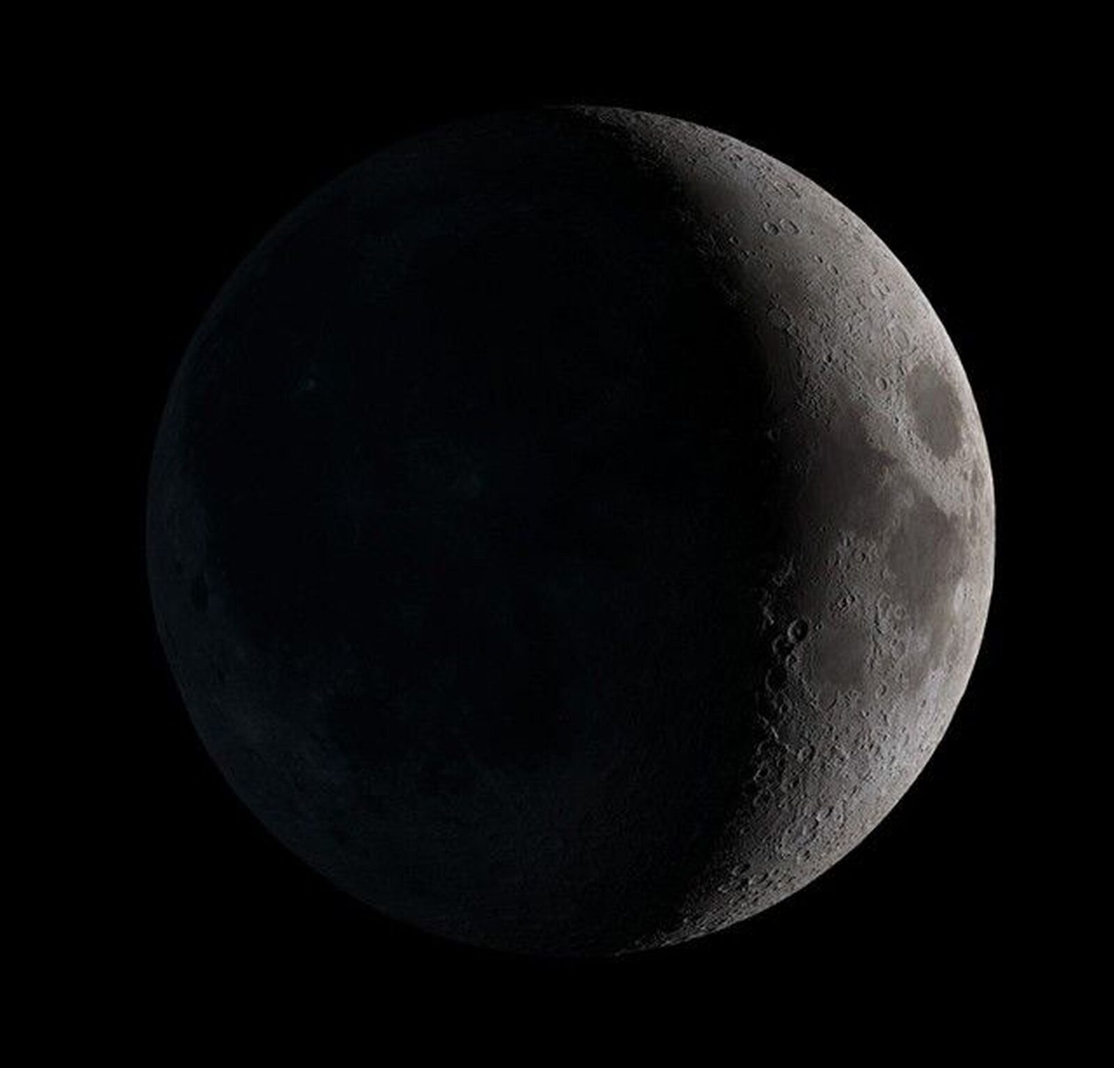Luna, secretul magnetismului dezvăluit: cercetătorii explică fluctuațiile câmpului magnetic lunar Un studiu recent, realizat de cercetători de la Universitatea din Oxford, a elucidat misterul intensității câmpului magnetic al Lunii, o controversă veche de zeci de ani