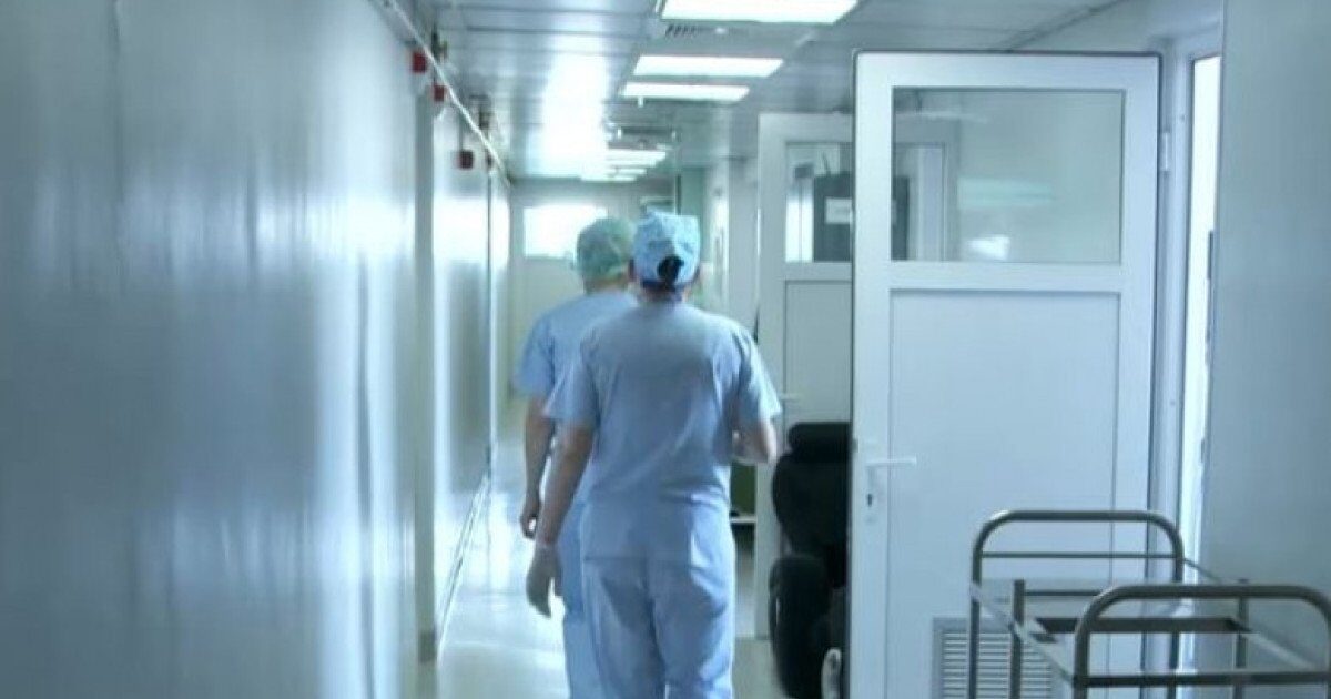 Rogobete face apel la managerii de spitale: Raportarea infecțiilor nosocomiale nu este o rușine Ministrul Sănătății, Alexandru Rogobete, a cerut public managerilor de spitale să raporteze infecțiile nosocomiale, subliniind că transparența este esențială