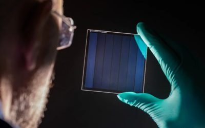 Microsoft dezvoltă o metodă de stocare a datelor pe sticlă cu o durată de viață de 10.000 de ani Microsoft a făcut progrese semnificative în dezvoltarea tehnologiei de stocare a datelor pe sticlă, permițând acum stocarea unor cantități mari de informații pe sticlă obișnuită, cu o durabilitate estimată la mii de ani