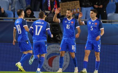 Slovacia învinge România într-un meci dezamăgitor la Bratislava Naționala de fotbal a României a suferit o înfrângere usturătoare în fața Slovaciei, scor 2-0, într-un meci amical disputat la Bratislava