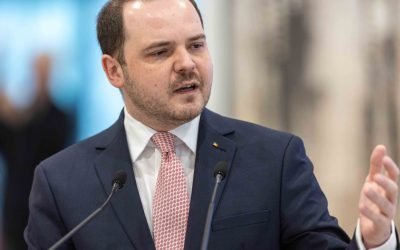 Ministrul Sănătății: „Dacă empatia şi comportamentul nu sunt adecvate, degeaba construim spitale noi” Alexandru Rogobete, ministrul Sănătății, a subliniat importanța empatiei și a respectului în relația medic-pacient