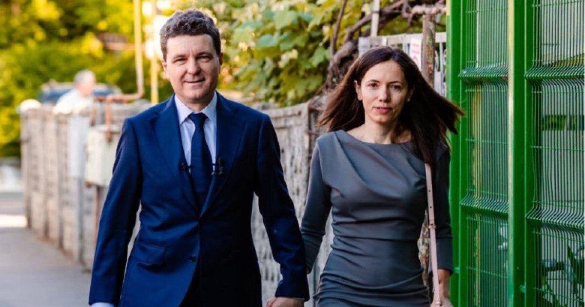 Mirabela Grădinaru, partenera președintelui României, se va întâlni cu Melania Trump la Washington Mirabela Grădinaru, partenera președintelui Klaus Iohannis, va participa săptămâna viitoare la o reuniune internațională dedicată educației digitale pentru copii