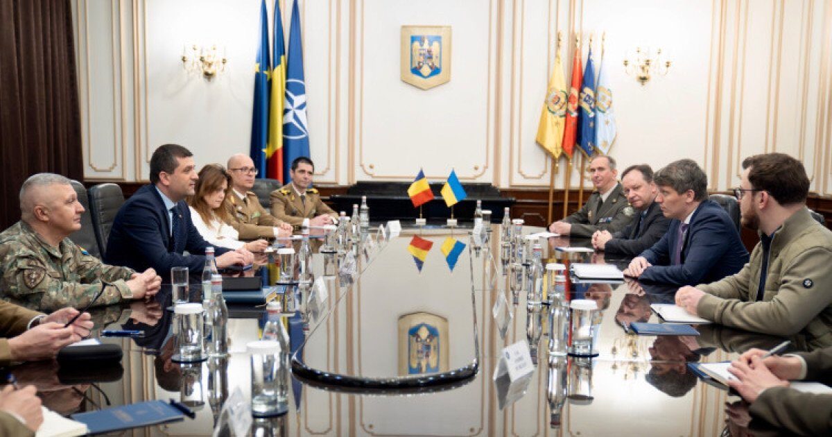 România și Ucraina discută despre producția de drone: Cooperare militară în contextul SAFE Ministrul Apărării Naționale, Radu Miruță, a avut o întâlnire marți cu Sergiy Boyev, ministrul adjunct al Apărării pentru integrare europeană din Ucraina