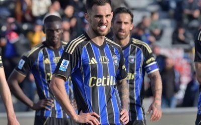Marius Marin, pe cale să plece de la Pisa: Sevilla, la orizont Mijlocașul român Marius Marin a refuzat oferta de prelungire a contractului venită din partea clubului italian Pisa, deschizând astfel calea spre un transfer gratuit în vară