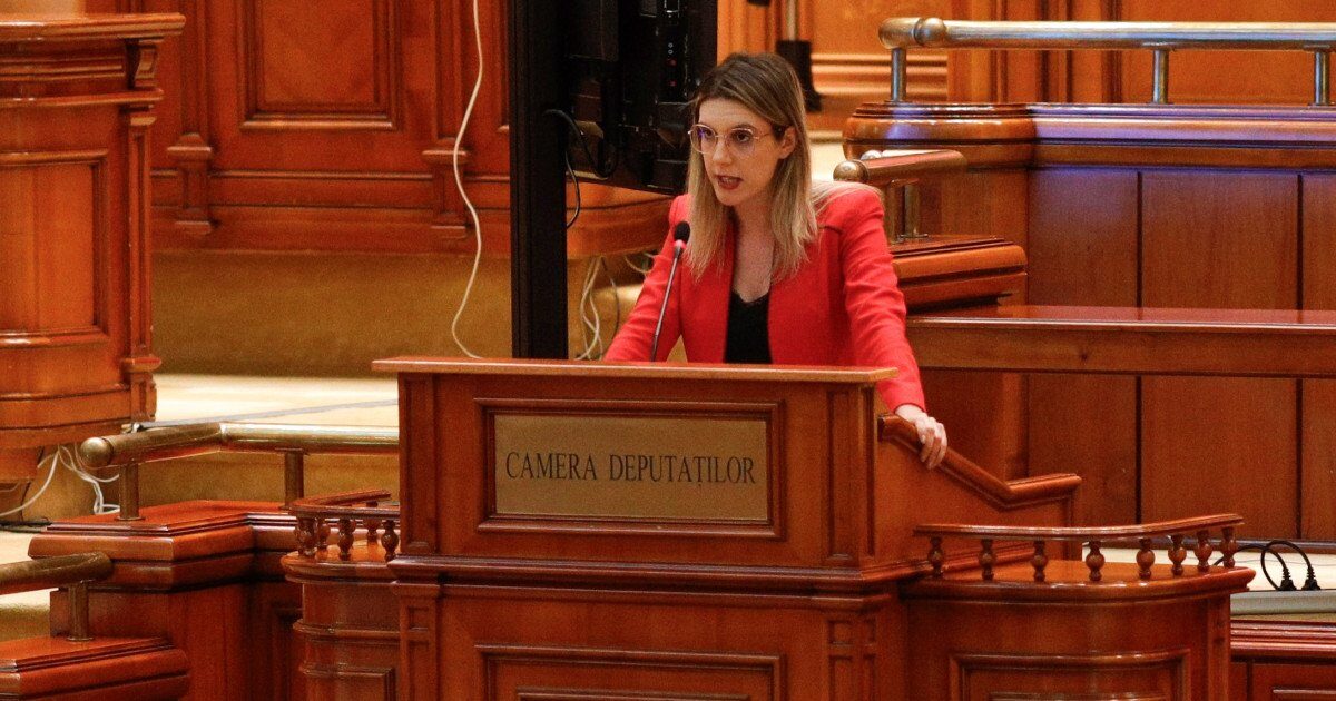 A doua moțiune simplă împotriva ministrului Mediului, Diana Buzoianu, dezbătută în Senat Senatul României dezbate și votează, începând cu ora 16:00, o nouă moțiune simplă îndreptată împotriva ministrului Mediului, Diana Buzoianu