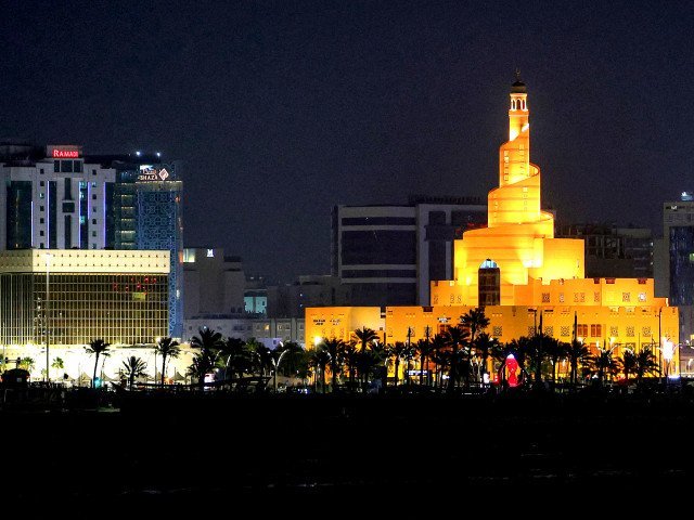 Qatar suspendă campionatul de fotbal din cauza conflictului militar Qatarul a luat o decizie fără precedent în istoria sa, suspendând campionatul intern de fotbal din cauza tensiunilor militare în creștere în regiune