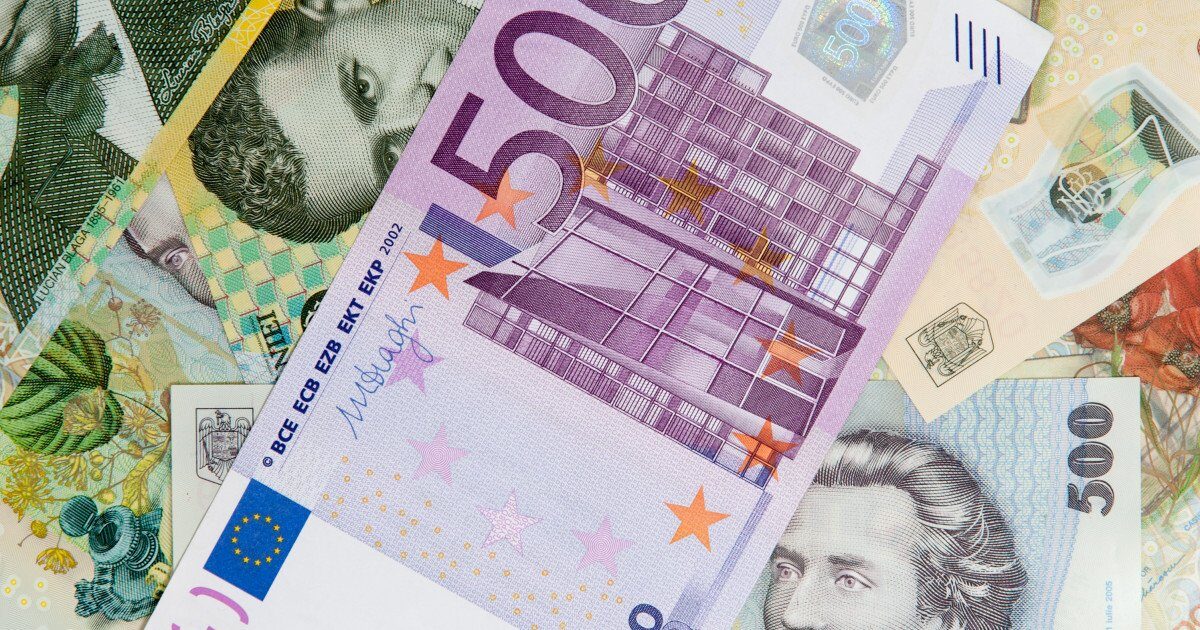 Euro în mică scădere, dolarul în creștere: Ce se întâmplă cu principalele valute București, 31 martie 2026 – Bursa valutară din România a înregistrat fluctuații ușoare luni, 30 martie, cu un euro care a cunoscut o ușoară depreciere, în timp ce dolarul american a continuat să crească