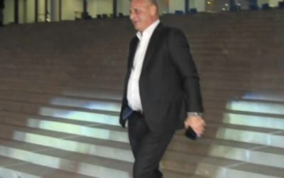 CFR Cluj a evitat depunctarea, dar datoria față de impresar nu este complet achitată CFR Cluj a reușit să evite depunctarea în Superliga, după ce a achitat o primă tranșă din datoria de 200.000 de euro către impresarul Cătălin Sărmășan