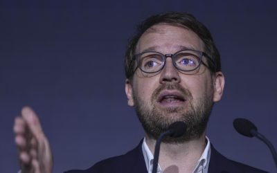 Fritz acuză o „mișcare cinică” a PSD în scandalul repatriierii Președintele USR, Dominic Fritz, critică dur solicitarea PSD de a trimite Corpul de Control la Ministerul Afacerilor Externe, pe fondul controversei privind gestionarea repatrierii cetățenilor români din zonele de conflict