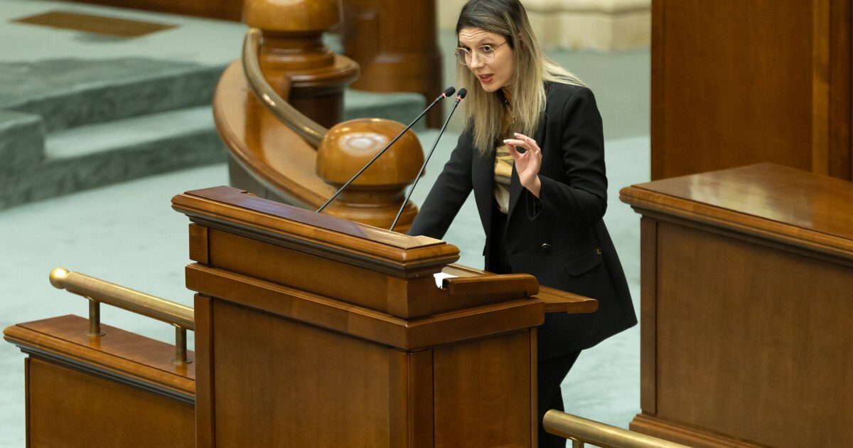 Scandal politic în jurul barajului Mihăileni: Ministrul Mediului acuză populismul Ministrul Mediului, Diana Buzoianu, a stârnit o serie de reacții în urma declarațiilor făcute în plenul Camerei Deputaților, unde a fost audiată pe tema situației barajului Mihăileni de pe râul Crișul Alb