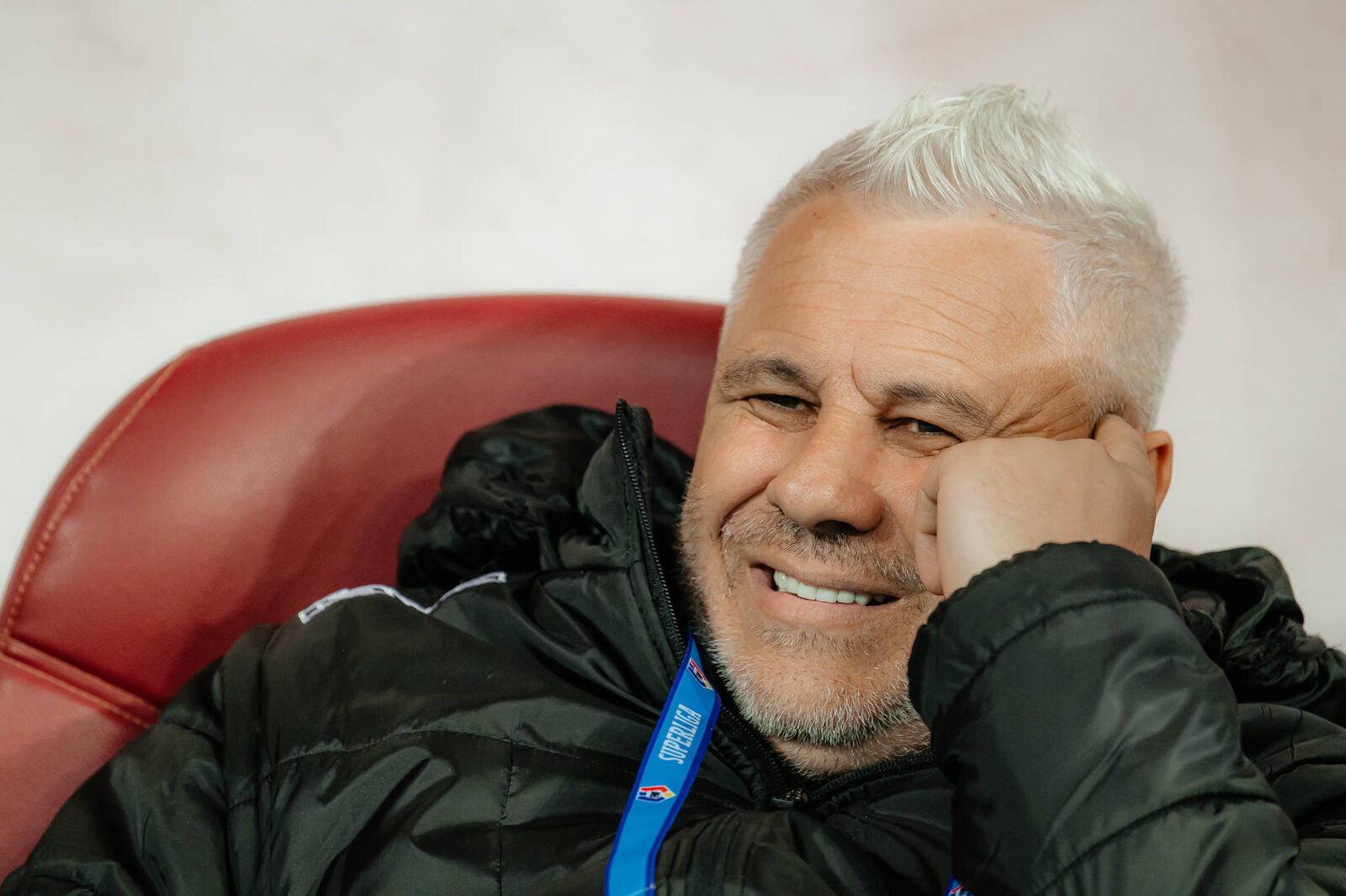 Marius Șumudică, antrenorul român al echipei saudite Al-Okhdood, traversează o perioadă dificilă
