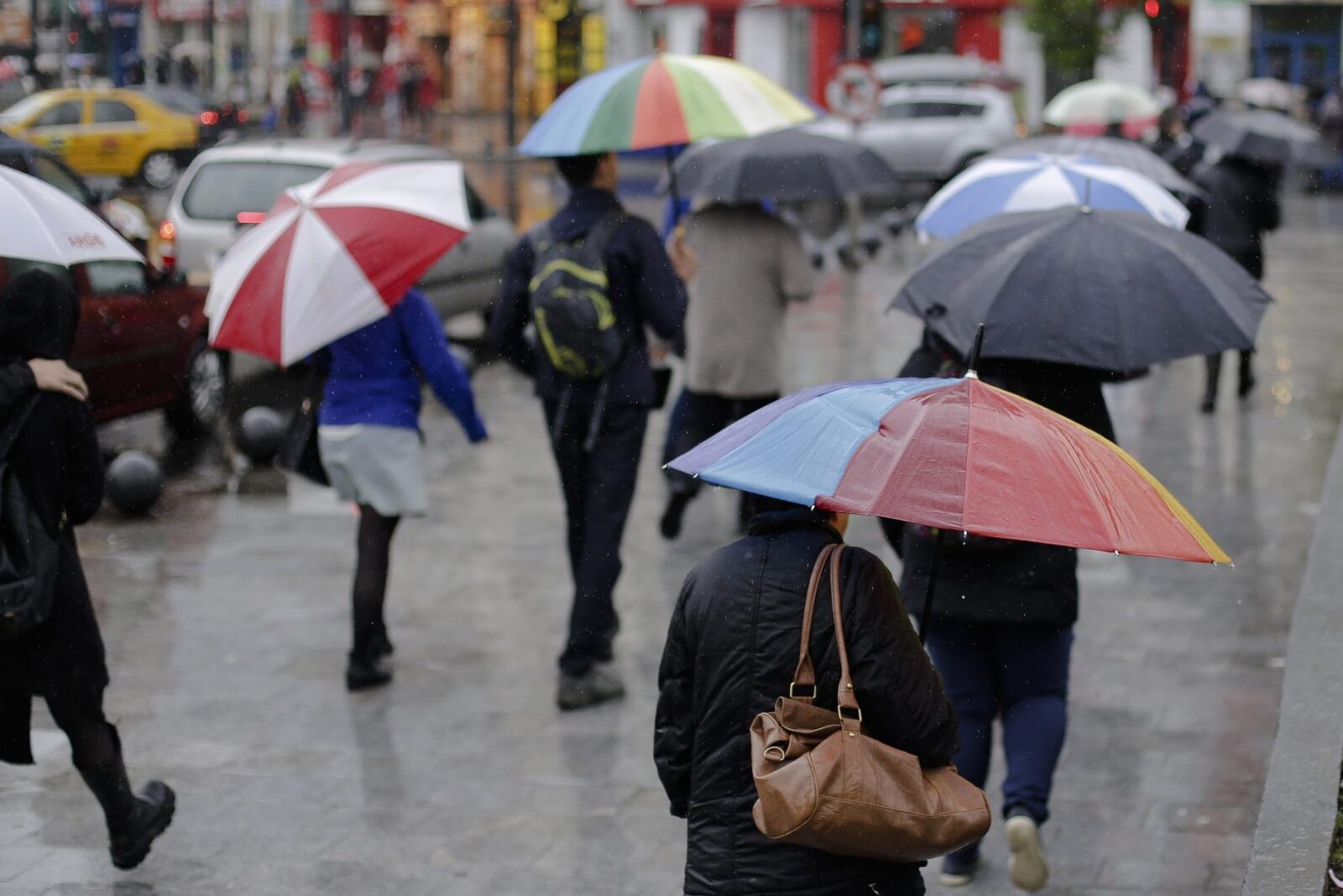 De când se încălzește vremea. Meteorologii anunță ce urmează după valul de ploi și ninsori