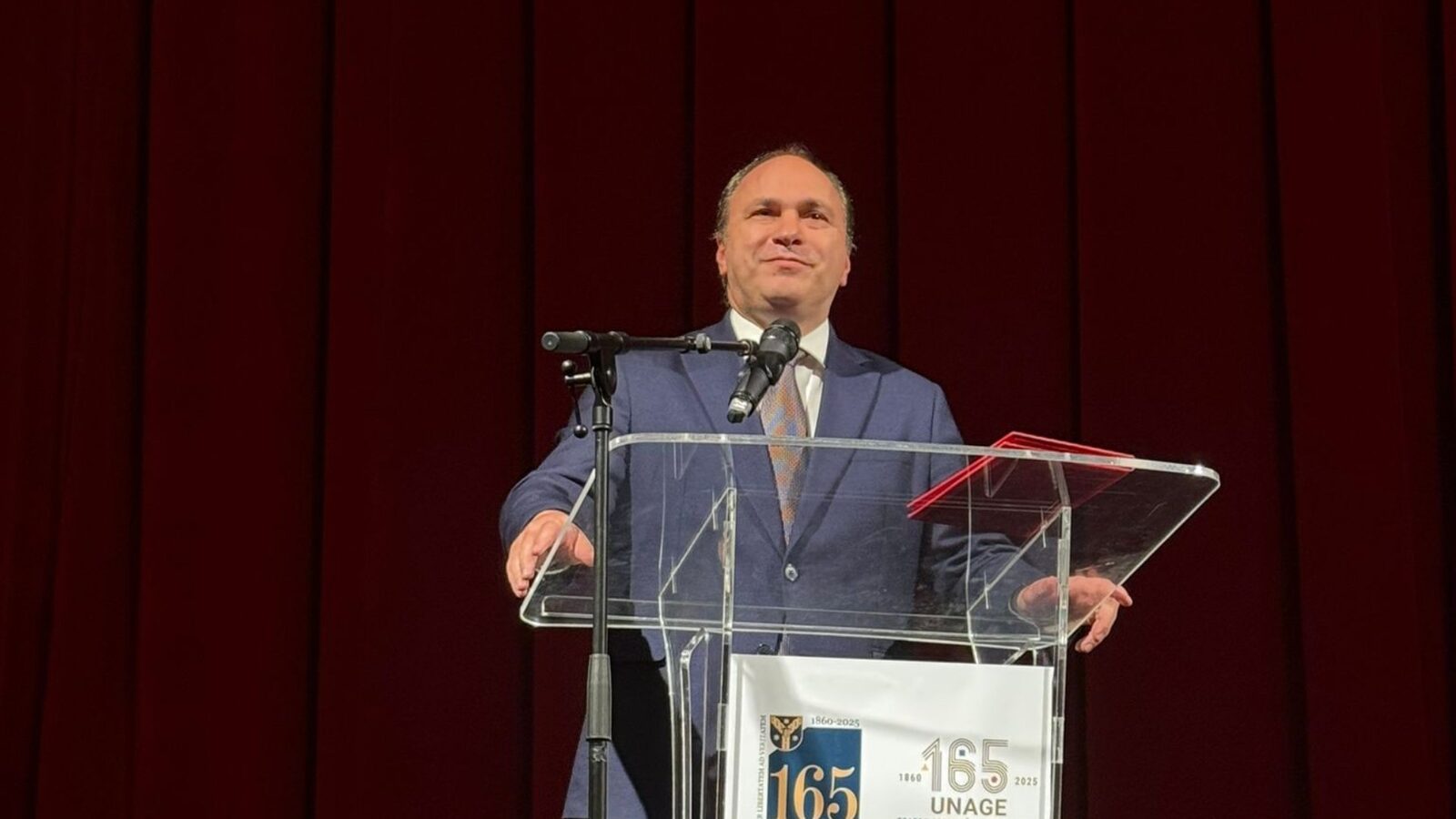 Mihai Dimian a depus jurământul ca ministru al Educației Mihai Dimian a fost învestit oficial în funcția de ministru al Educației, marți, la Palatul Cotroceni