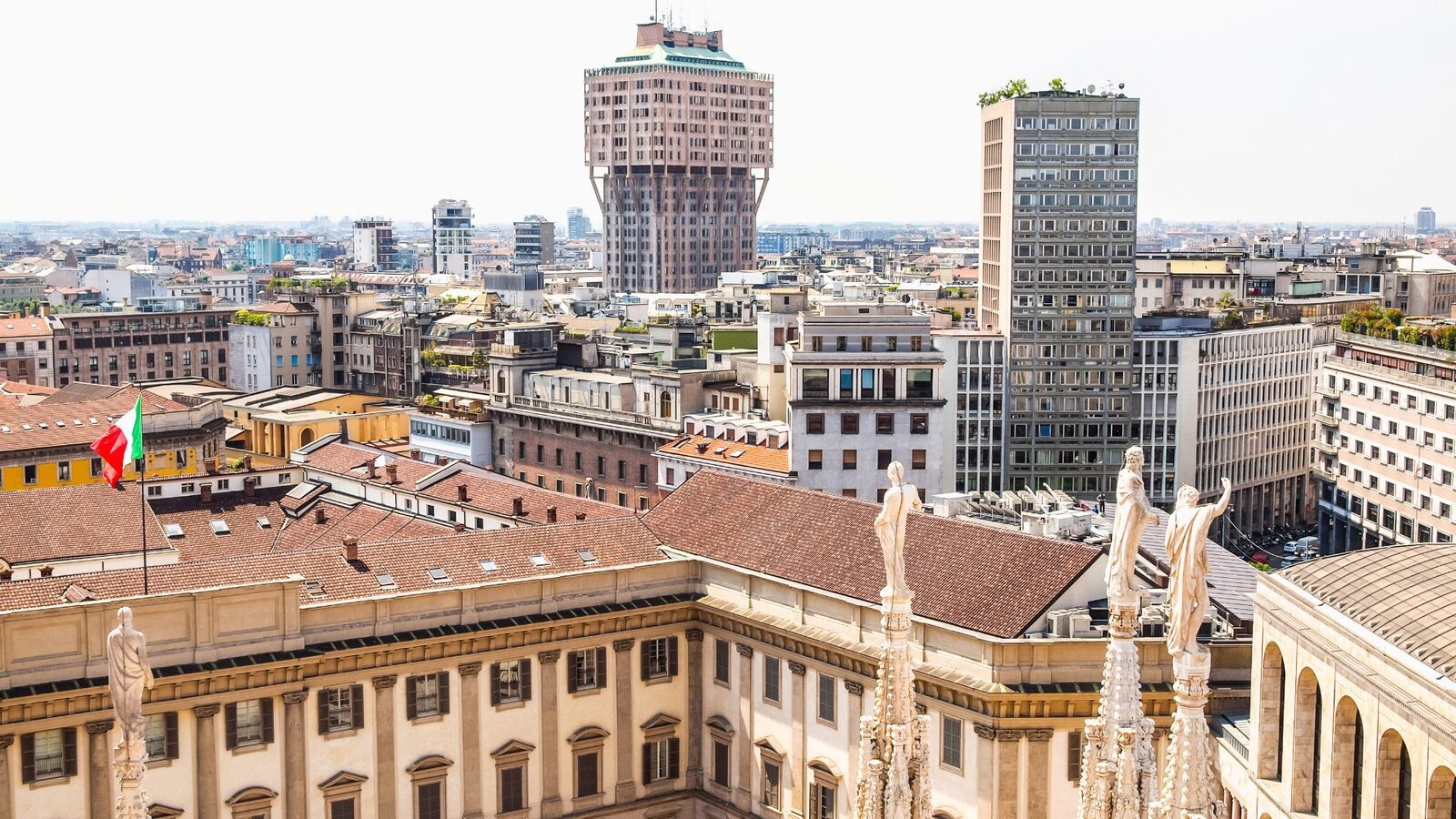 Alertă cu bombă la palatul de justiție din milano, evacuat
