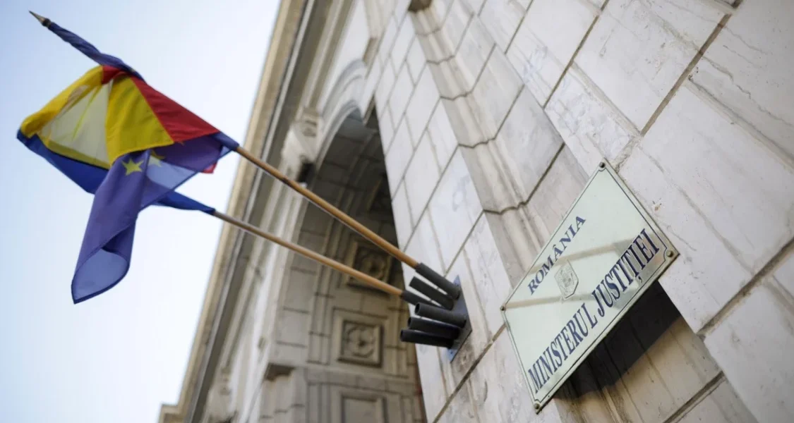 Ministerul Justiției reia interviurile pentru șefia marilor parchete Ministerul Justiției a anunțat, marți seară, că va relua interviurile cu procurorii care au primit aviz negativ din partea Secției pentru procurori a Consiliului Superior al Magistraturii