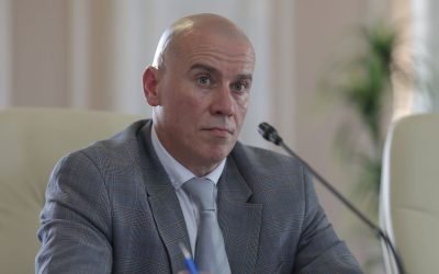 Moțiune simplă împotriva ministrului Culturii, Andras Demeter, pe masa Senatului Senatul României va dezbate și supune votului, luni, începând cu ora 16:00, o moțiune simplă îndreptată împotriva ministrului Culturii, Andras Istvan Demeter