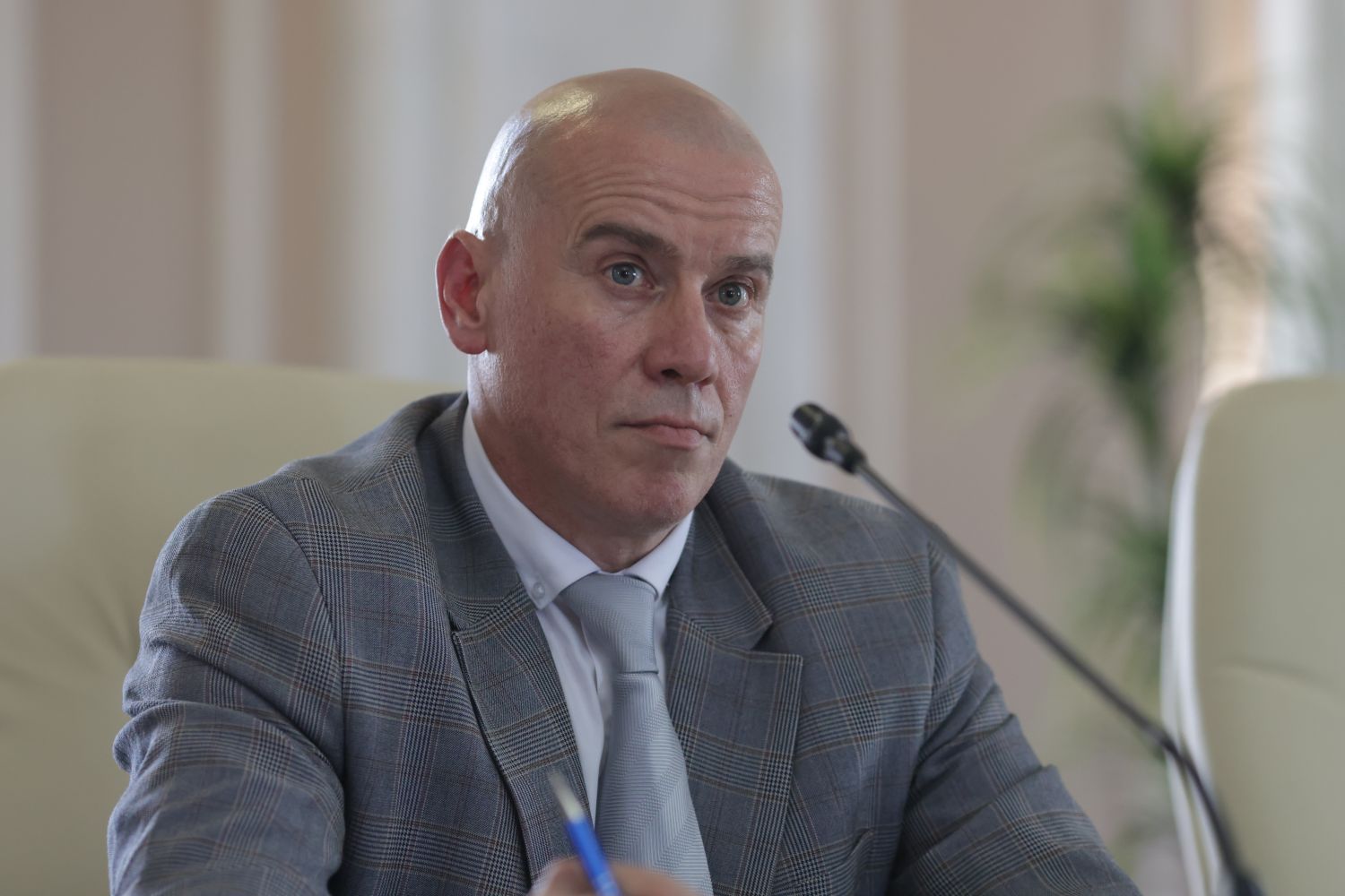Moțiune simplă împotriva ministrului Culturii, Andras Demeter, pe masa Senatului Senatul României va dezbate și supune votului, luni, începând cu ora 16:00, o moțiune simplă îndreptată împotriva ministrului Culturii, Andras Istvan Demeter