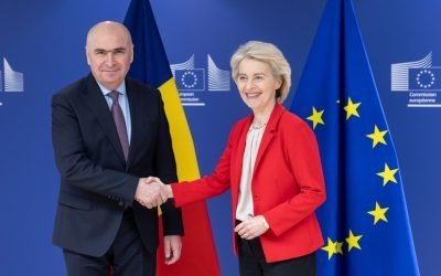 Premierul Bolojan, la Bruxelles: Fondurile PNRR și securitatea flancului estic, pe agenda discuțiilor Bucureștiul așteaptă un răspuns de la Comisia Europeană (CE) în prima parte a lunii martie, în urma discuțiilor purtate de premierul Ilie Bolojan cu președinta CE, Ursula von der Leyen, la Bruxelles, pe tema deblocării fondurilor din Planul Național de Redresare și Reziliență (PNRR)