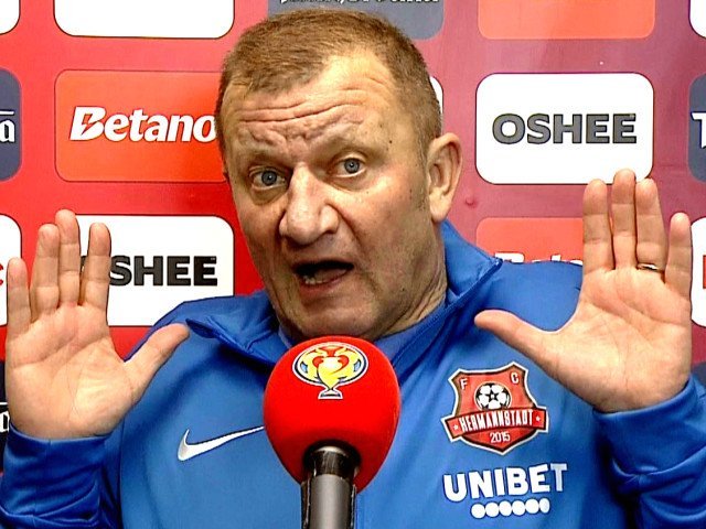 Dorinel Munteanu, acid la adresa FCSB după ratarea play-off-ului Hermannstadt se pregătește pentru duelul din Cupa României cu U Cluj, dar în conferința de presă, antrenorul Dorinel Munteanu nu a putut evita subiectul FCSB, echipa pe care a antrenat-o pentru scurt timp în 2008
