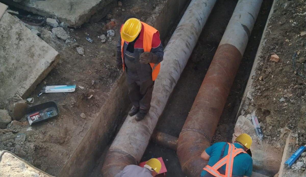 Bucureștiul investește 4,4 milioane de euro pe kilometru pentru modernizarea rețelei de termoficare Consiliul General al Municipiului București va supune la vot, în ședința din 2 aprilie, un proiect de hotărâre privind continuarea modernizării sistemului de termoficare