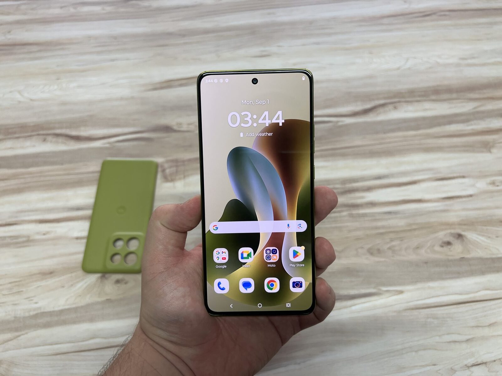 Motorola lansează campania #GoldenPhotography, punând accent pe fotografia autentică Motorola România a lansat recent campania #GoldenPhotography, un proiect menit să evidențieze capacitățile de fotografiere ale smartphone-urilor sale, concentrându-se pe capturarea momentelor reale fără artificii