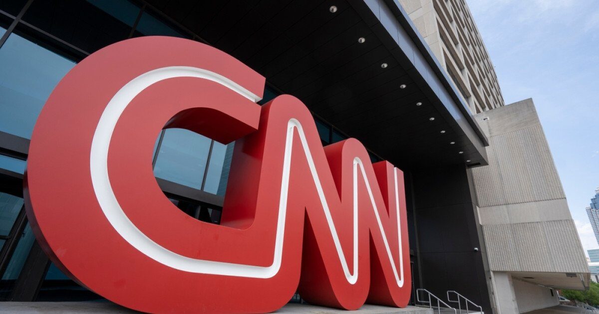 CNN, sub semnul întrebării: Teamă de ingerințe editoriale după preluarea de Paramount Skydance Peisajul media american se confruntă cu noi turbulențe, odată cu posibila achiziție a CNN de către Paramount Skydance, compania care controlează deja CBS