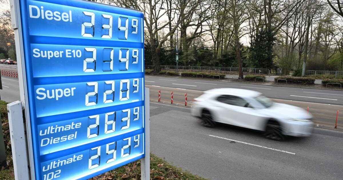 Germania limitează scumpirile la benzină, în contextul crizei energetice Guvernul german a adoptat o serie de măsuri pentru a controla prețurile la combustibili, care au crescut semnificativ în urma războiului din Iran
