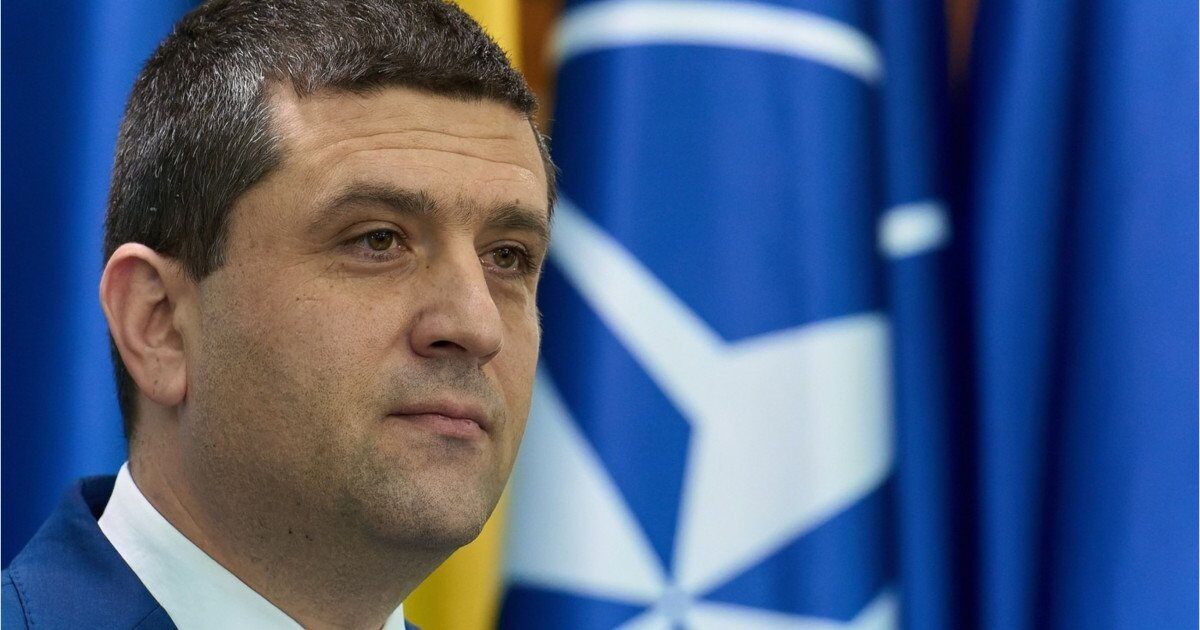 Miruță: România și NATO pot descuraja orice atac asupra teritoriului Alianței Ministrul Apărării, Radu Miruță, a declarat că România, alături de ceilalți aliați din NATO, deține capacitatea de a demonstra că o eventuală atacare a unui teritoriu al Alianței Nord-Atlantice nu reprezintă o opțiune viabilă