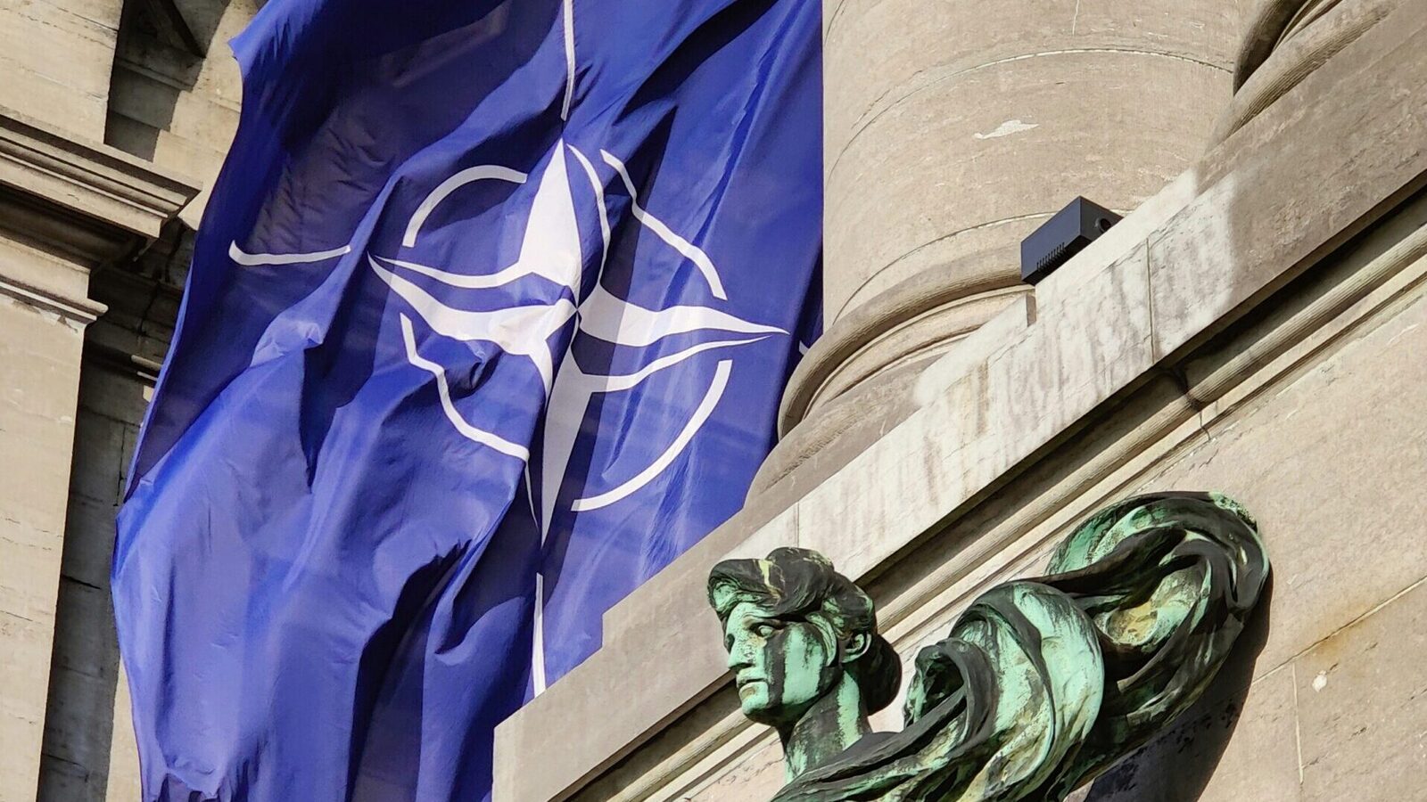 NATO își adaptează forțele în fața amenințărilor din Orientul Mijlociu Alianța Nord-Atlantică își ajustează poziția forțelor pentru a face față potențialelor amenințări generate de atacurile din Iran și din regiunea Orientului Mijlociu