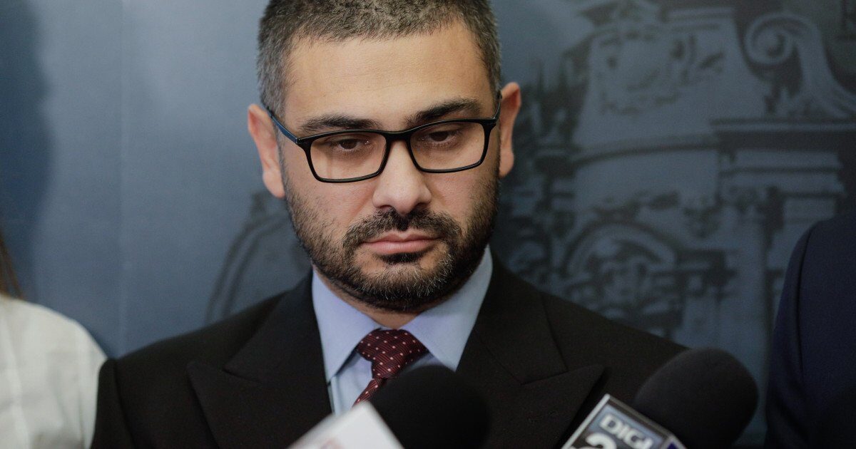 Ministrul muncii anunță reevaluarea certificatelor de dizabilitate și sesizarea parchetului în cazurile de fraudă București – Ministerul Muncii, Familiei, Tineretului și Solidarității Sociale, condus de Petre Florin Manole, a anunțat o reevaluare a certificatelor de dizabilitate, cu scopul de a elimina abuzurile și de a combate fraudele
