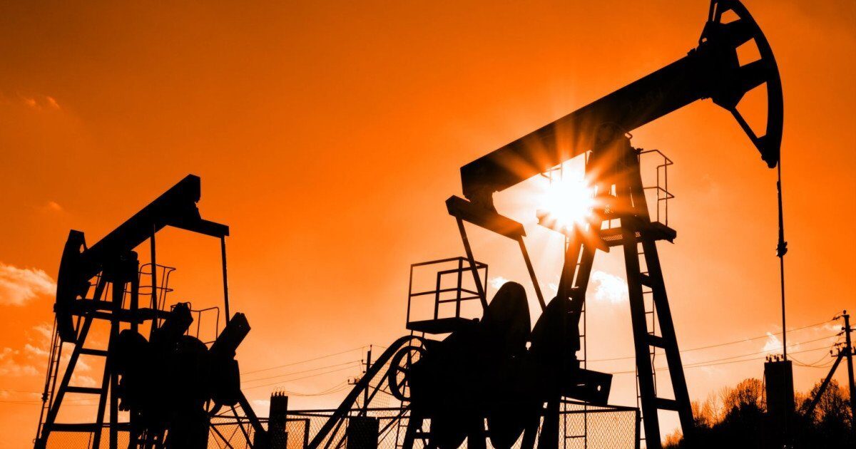 G7 se gândește la utilizarea rezervelor de petrol pentru stabilizarea prețurilor Miniștrii de Finanțe din G7 au discutat despre posibilitatea de a utiliza rezervele strategice de petrol pentru a stabiliza piața, pe fondul creșterii prețurilor la țiței, cauzată de conflictul din Orientul Mijlociu