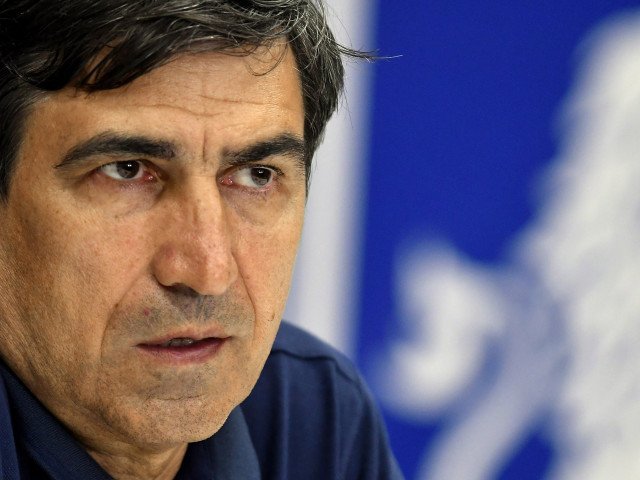 Cupa României și Superliga: Programul zilei și opinia lui Pițurcă Meciurile din Cupa României și opiniile despre lupta pentru titlul în Superliga, oferite de fostul antrenor Victor Pițurcă, sunt principalele subiecte de interes pentru fanii fotbalului românesc