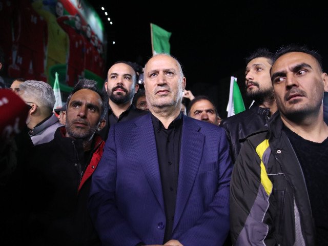 Iranul merge în Turcia pentru pregătirea Cupei Mondiale, dar participarea în SUA rămâne incertă Selecționata de fotbal a Iranului continuă pregătirile pentru Cupa Mondială din 2026, în ciuda incertitudinilor legate de participarea la turneul final din Statele Unite, Canada și Mexic
