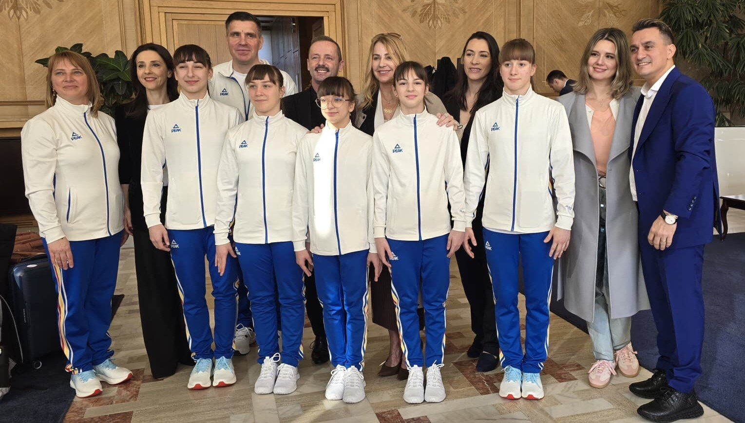 Nadia Comăneci, sărbătorită la Bruxelles cu ocazia a 50 de ani de la nota perfectă Nadia Comăneci, legenda gimnasticii mondiale, a plecat luni dimineață spre Bruxelles, unde va fi celebrată cu ocazia a 50 de ani de la obținerea primei note perfecte 10 din istoria gimnasticii la Jocurile Olimpice