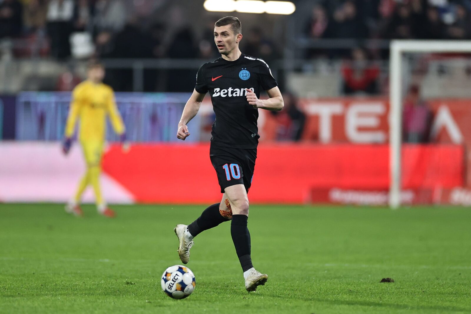 Florin Tănase, furios după ratarea play-off-ului de către FCSB FCSB a învins UTA Arad cu scorul de 4-2, dar victoria a fost umbrită de ratarea calificării în play-off-ul Superligii