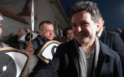 Proteste la Cotroceni față de propunerile pentru șefia parchetelor Zeci de persoane s-au adunat la Palatul Cotroceni pentru a protesta față de propunerile de numire a șefilor marilor parchete