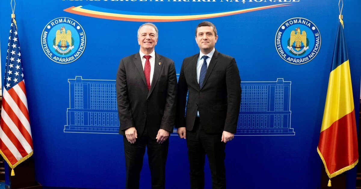 Radu Miruță s-a întâlnit cu noul ambasador al SUA: România, un promotor al parteneriatului strategic Ministrul Apărării Naționale, Radu Miruță, a avut o întrevedere cu Darryl Nirenberg, noul ambasador al Statelor Unite ale Americii la București