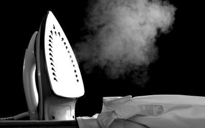 Trucul rapid care te scapă de călcatul hainelor: cubul de gheață și uscătorul O cămașă șifonată în momentul în care te pregătești să ieși din casă poate fi o sursă de stres